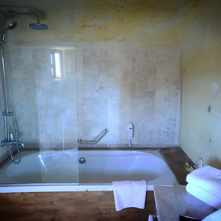 Fresco Cave Cappadocia מלון