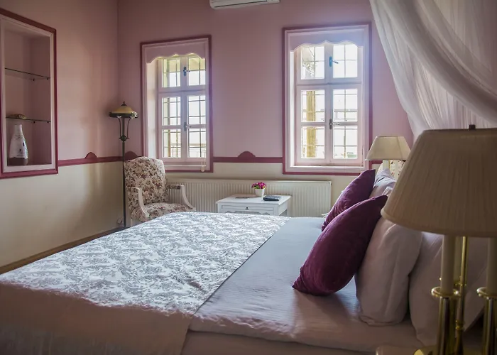 卡帕多西亚弗雷斯科窟套房酒店 于尔居普